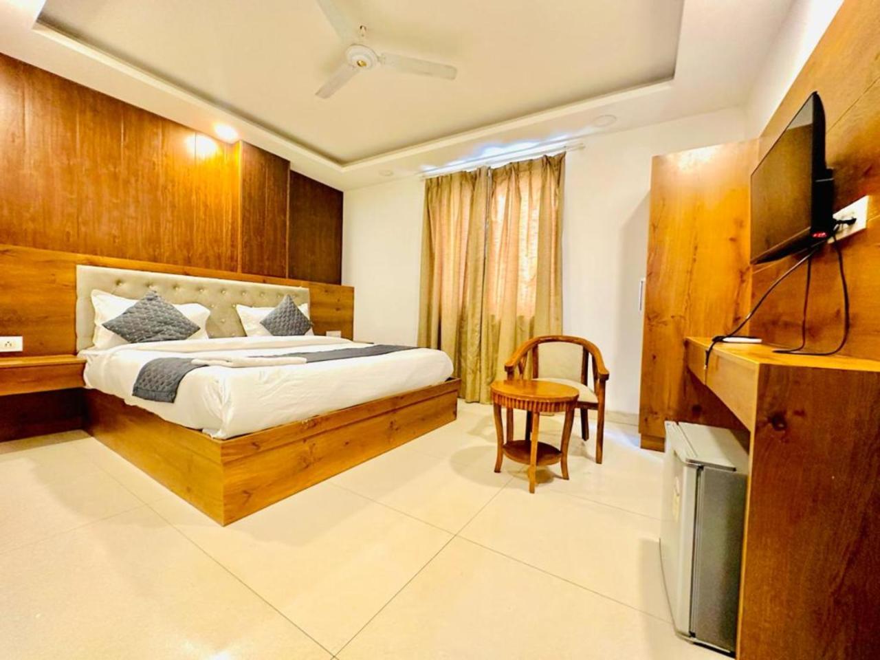 Hotel Galaxy Inn Near Delhi International Airport Nueva Delhi Exterior foto