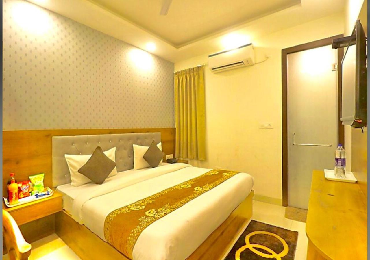Hotel Galaxy Inn Near Delhi International Airport Nueva Delhi Exterior foto