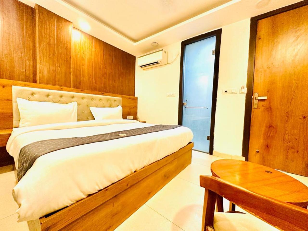 Hotel Galaxy Inn Near Delhi International Airport Nueva Delhi Exterior foto