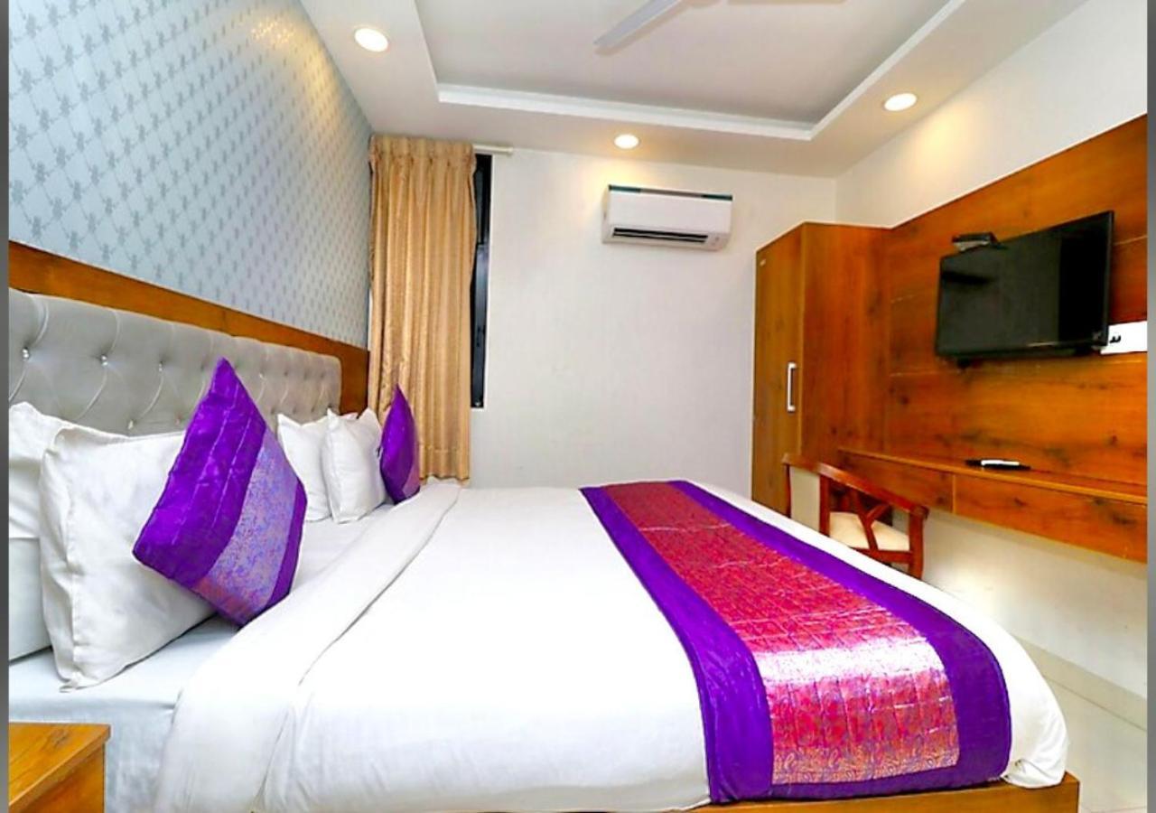 Hotel Galaxy Inn Near Delhi International Airport Nueva Delhi Exterior foto