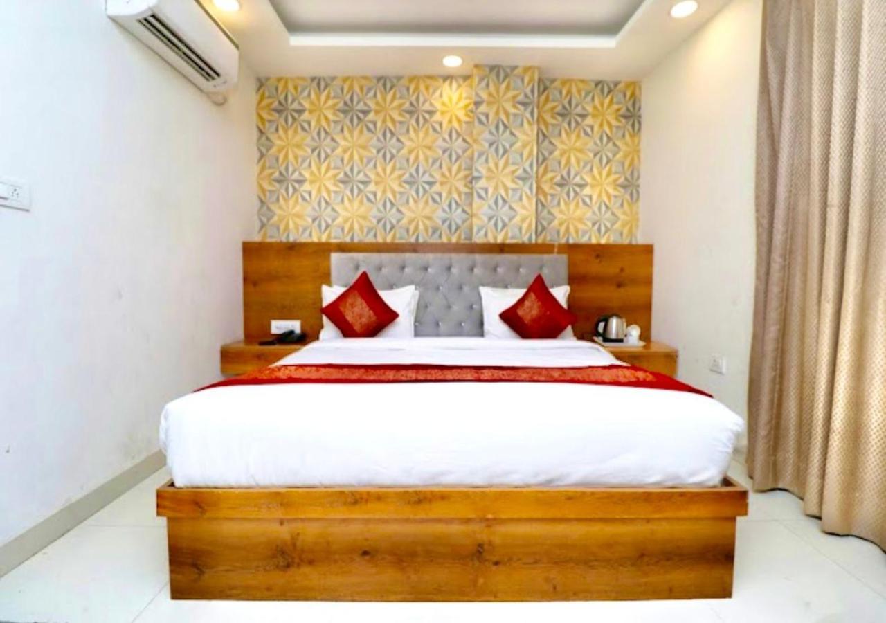 Hotel Galaxy Inn Near Delhi International Airport Nueva Delhi Exterior foto