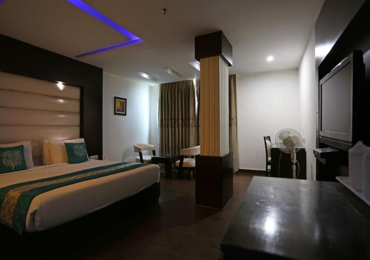 Hotel Galaxy Inn Near Delhi International Airport Nueva Delhi Exterior foto
